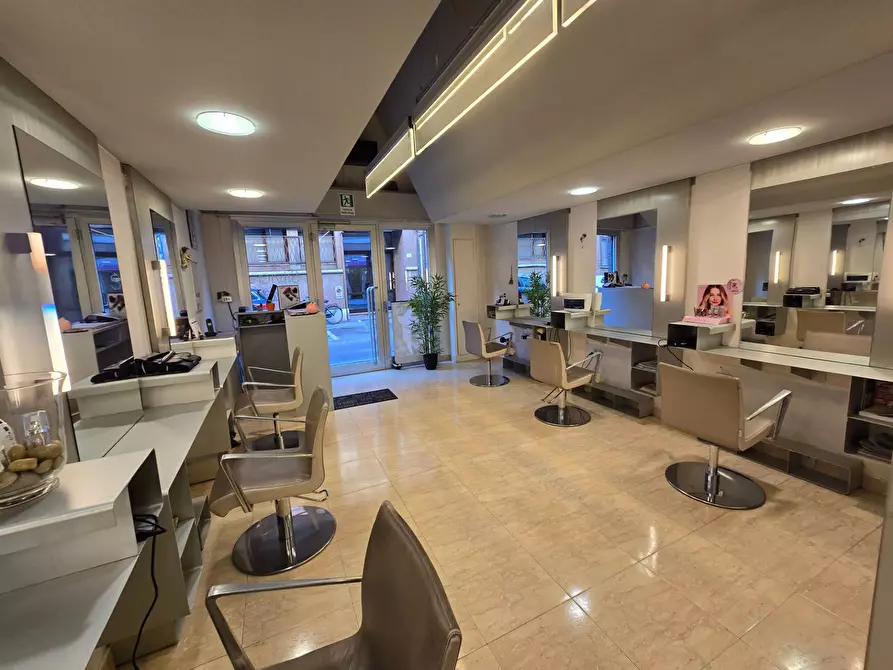 Immagine 8 di Locale commerciale in vendita  in Via Ariosto a Ferrara