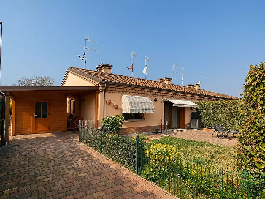 Immagine 18 di Villetta a schiera in vendita  in Via Ravenna a Ferrara