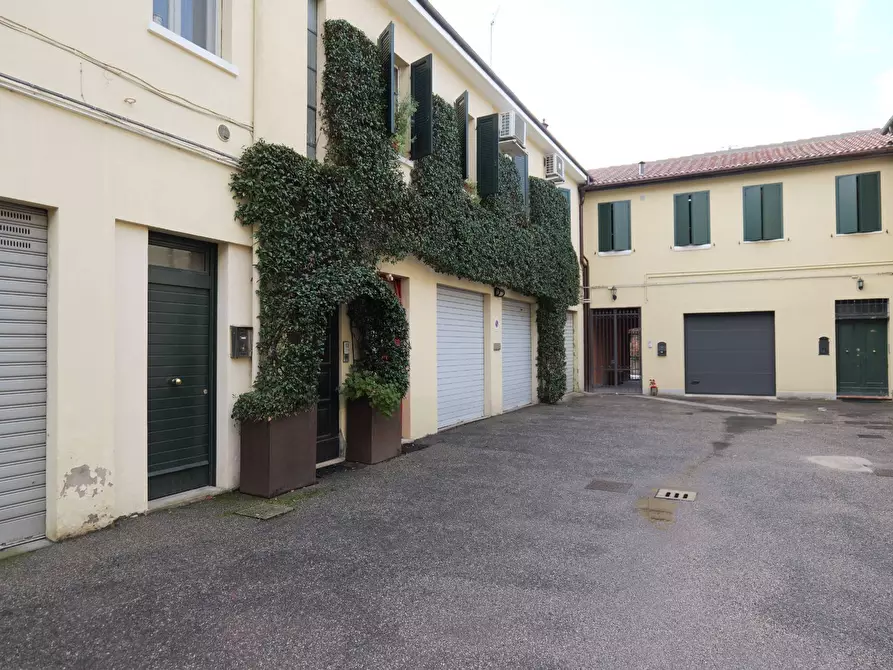 Immagine 15 di Appartamento in affitto  in Via Mentana a Ferrara