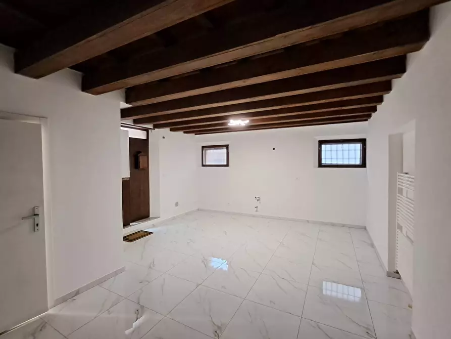 Immagine 12 di Appartamento in vendita  in Via Carri a Ferrara