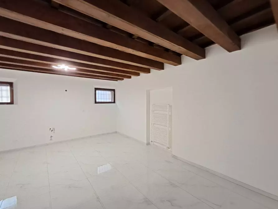 Immagine 13 di Appartamento in vendita  in Via Carri a Ferrara