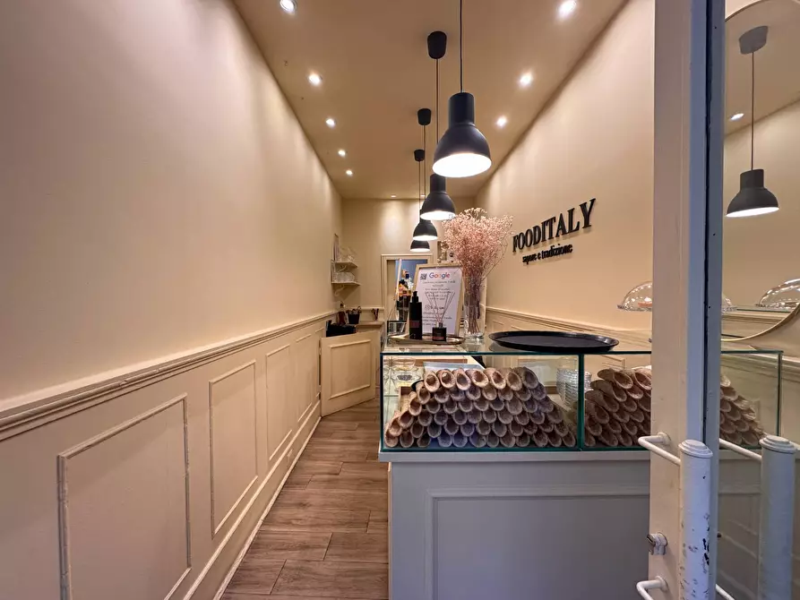 Immagine 2 di Attività commerciale in vendita  in via mazzini 10 a Ferrara