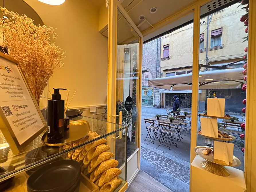 Immagine 6 di Attività commerciale in vendita  in via mazzini 10 a Ferrara