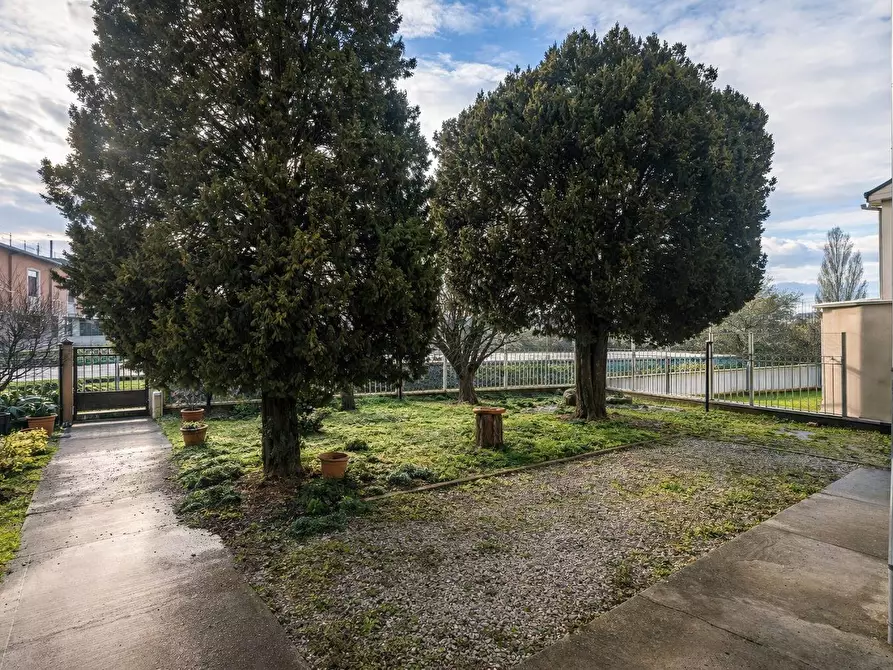 Immagine 26 di Appartamento in vendita  in Via Pontegradella a Ferrara