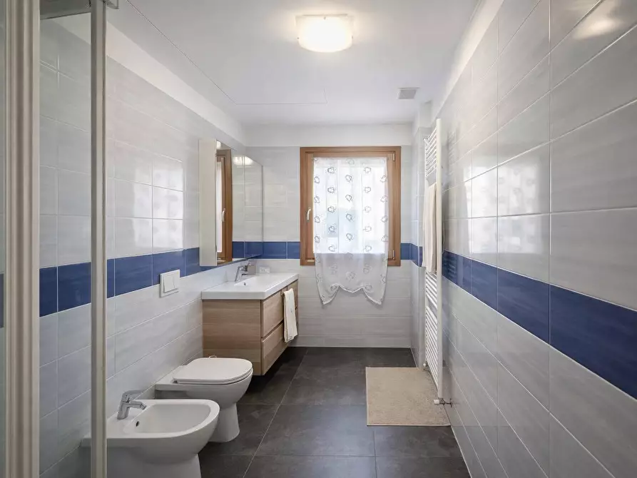 Immagine 15 di Appartamento in vendita  in Via Ravenna a Ferrara