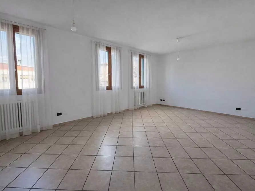 Immagine 5 di Appartamento in vendita  in Via Prinella a Ferrara