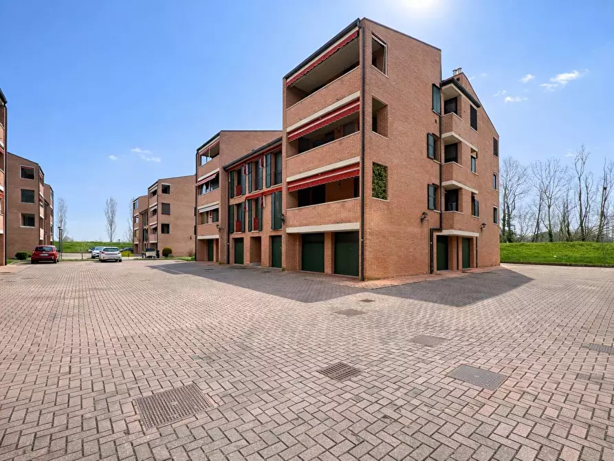 Immagine 15 di Appartamento in affitto  in via Caretti a Ferrara