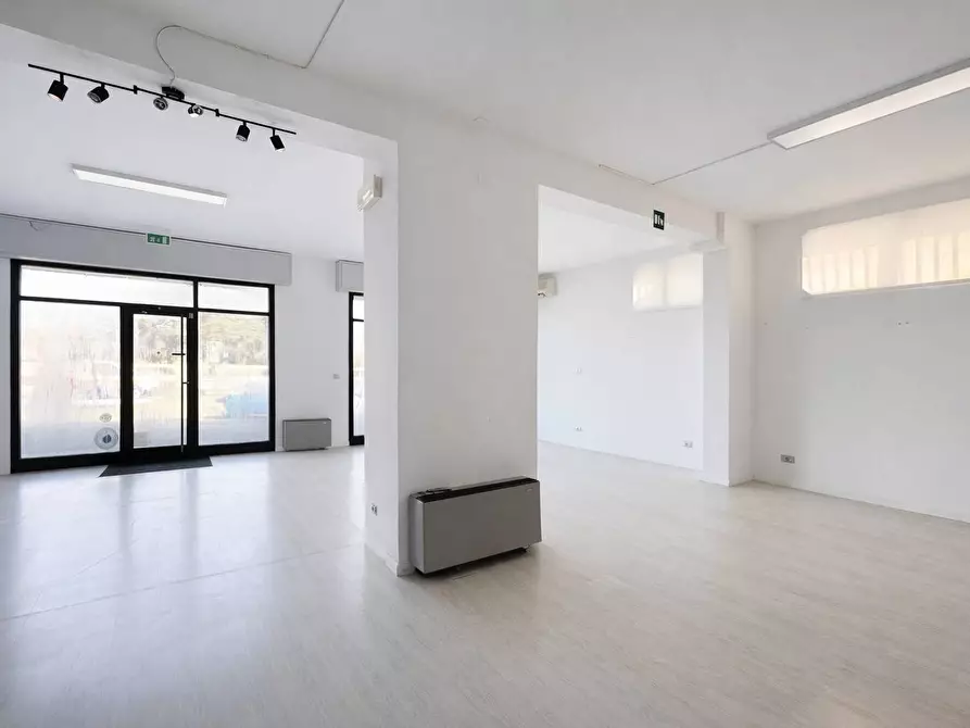 Immagine 1 di Locale commerciale in vendita  in Via Modena 109 a Ferrara