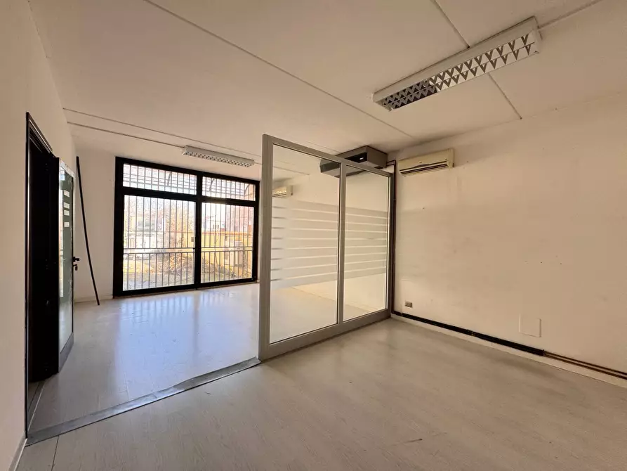 Immagine 2 di Locale commerciale in vendita  in Via Modena 109 a Ferrara