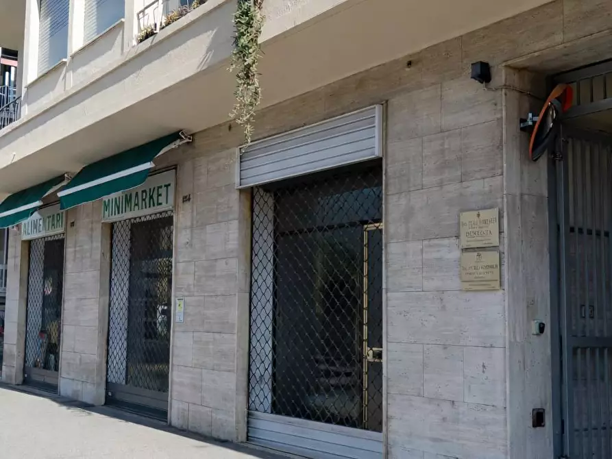 Immagine 14 di Locale commerciale in affitto  in Viale Cavour a Ferrara