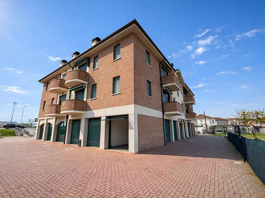 Immagine 10 di Appartamento in affitto  in via Bologna 749 a Ferrara