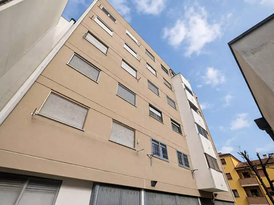 Immagine 23 di Appartamento in vendita  in Via Vincenzo Barlaam a Ferrara