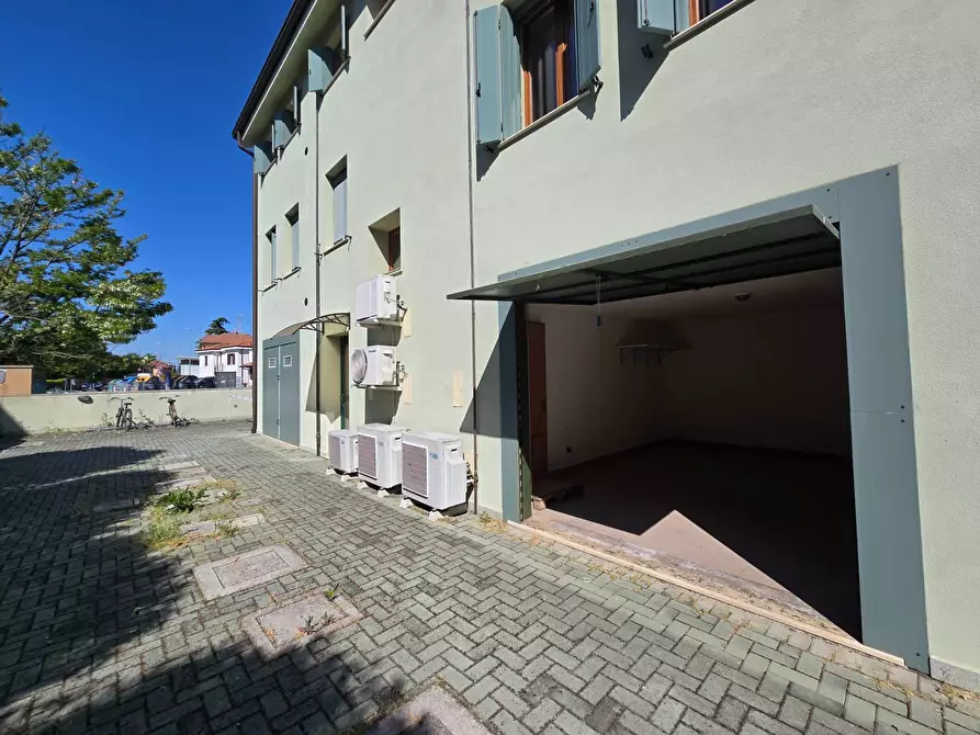 Immagine 24 di Appartamento in vendita  in Via Prinella a Ferrara