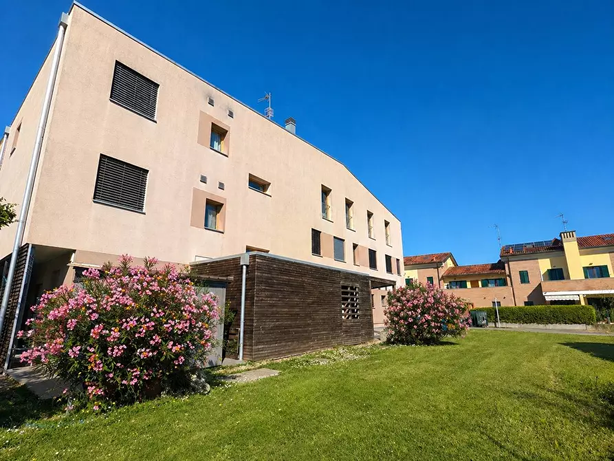 Immagine 49 di Appartamento in vendita  in Via Ravenna a Ferrara