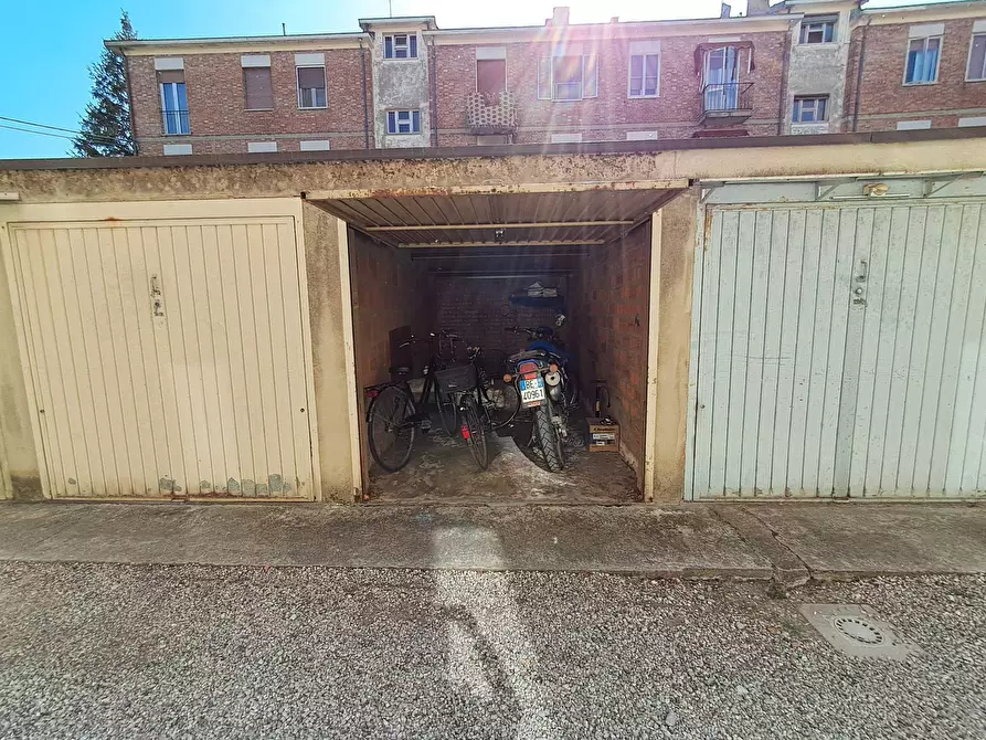 Immagine 19 di Appartamento in vendita  in Viale Venticinque Aprile a Ferrara
