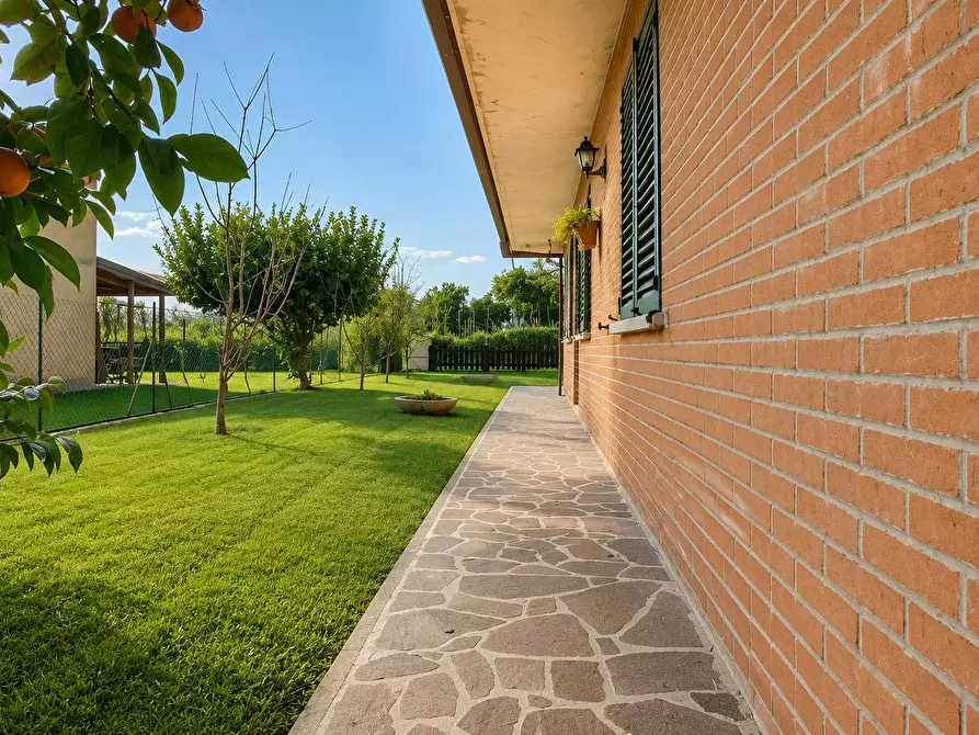 Immagine 9 di Villa in vendita  in Via Acquedotto a Ferrara