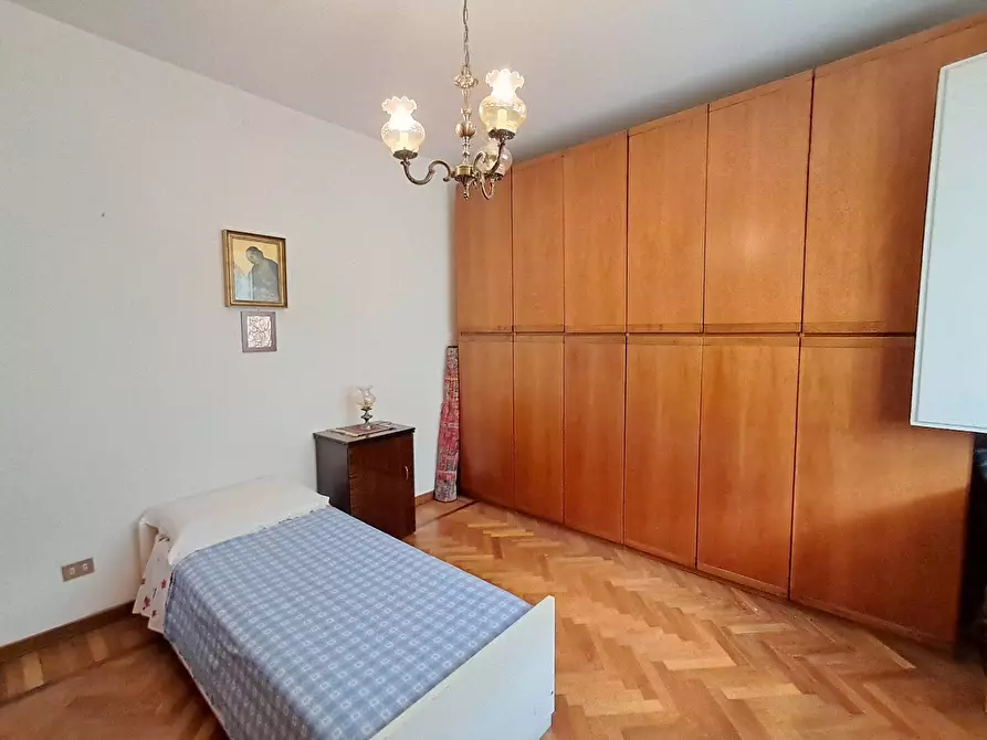 Immagine 19 di Appartamento in vendita  in Viale Cavour a Ferrara