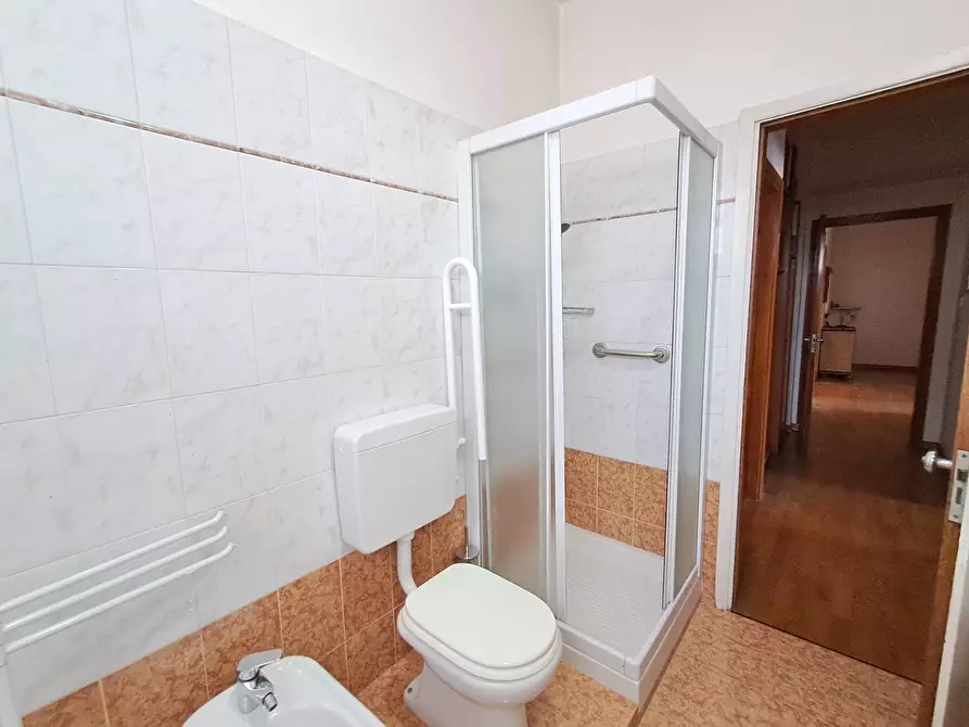 Immagine 21 di Appartamento in vendita  in Viale Cavour a Ferrara