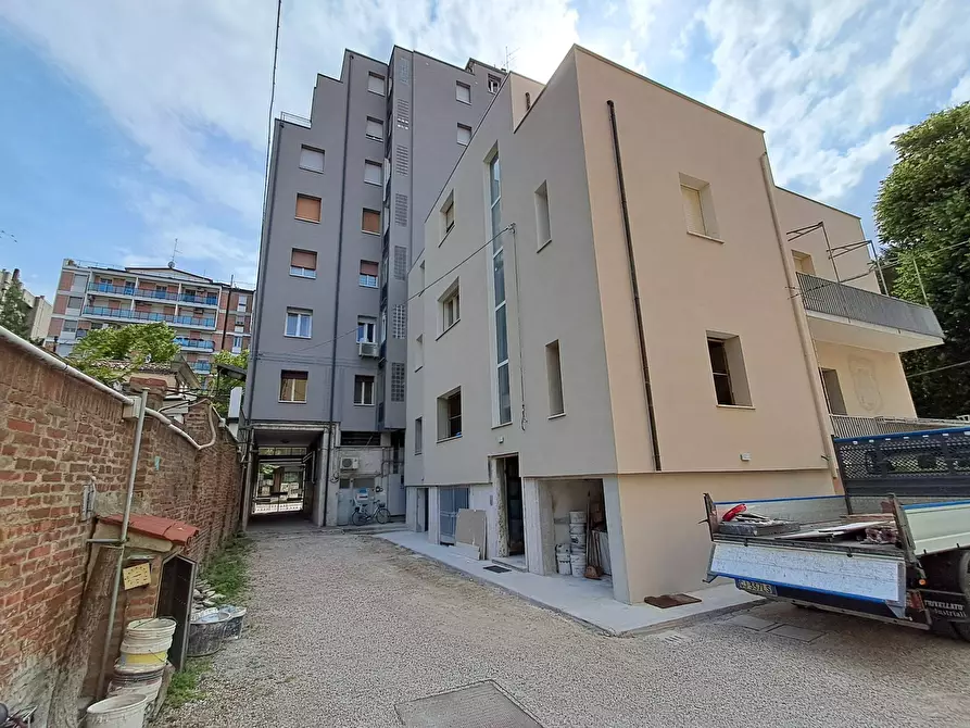 Immagine 28 di Appartamento in vendita  in Viale Cavour a Ferrara