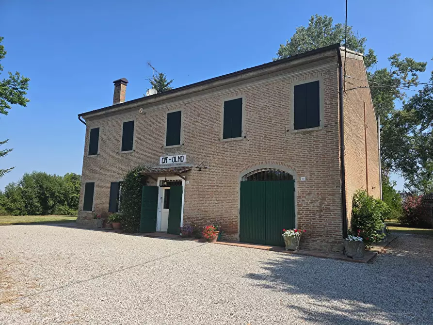 Immagine 1 di Villa in vendita  in Via Ro a Ferrara