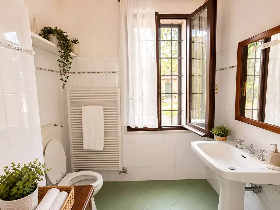 Immagine 13 di Villa in vendita  in Via Ro a Ferrara