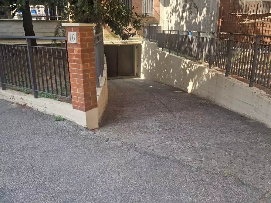 Immagine 7 di Box auto in affitto  in Viale Cesare Battisti a Ferrara