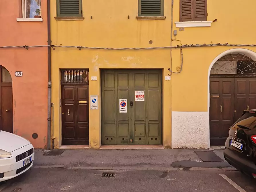 Immagine 1 di Box auto in vendita  in Via Ripagrande 71 a Ferrara