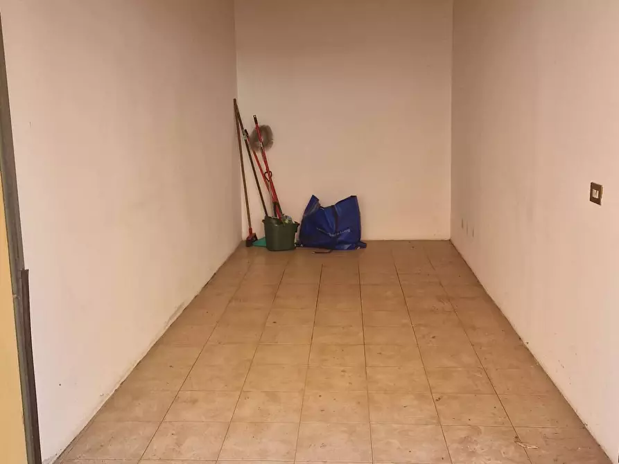 Immagine 5 di Box auto in vendita  in Via Ripagrande 71 a Ferrara
