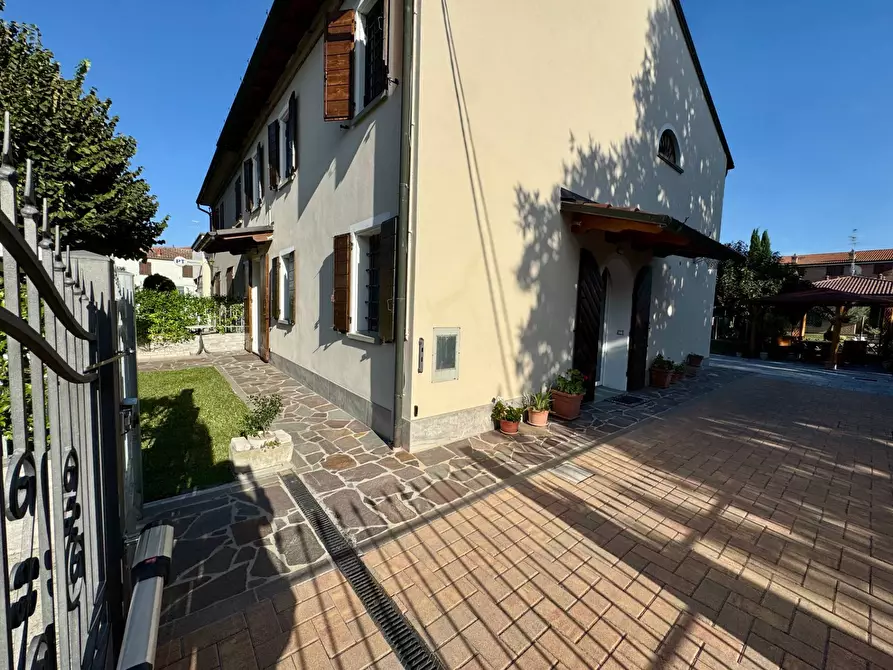 Immagine 46 di Casa semindipendente in vendita  in Via Chiesa 333 a Ferrara