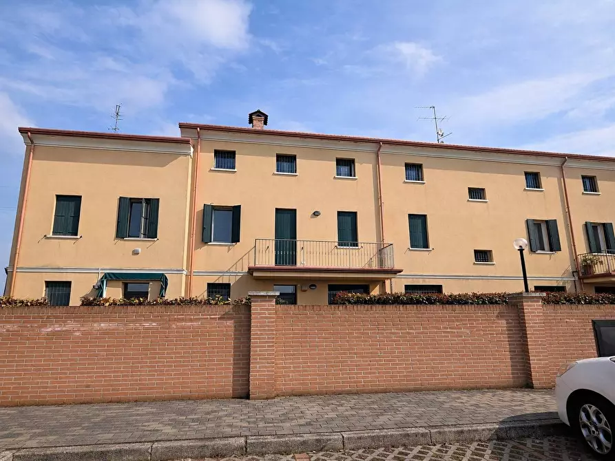 Immagine 23 di Appartamento in affitto  in Via Gramicia a Ferrara