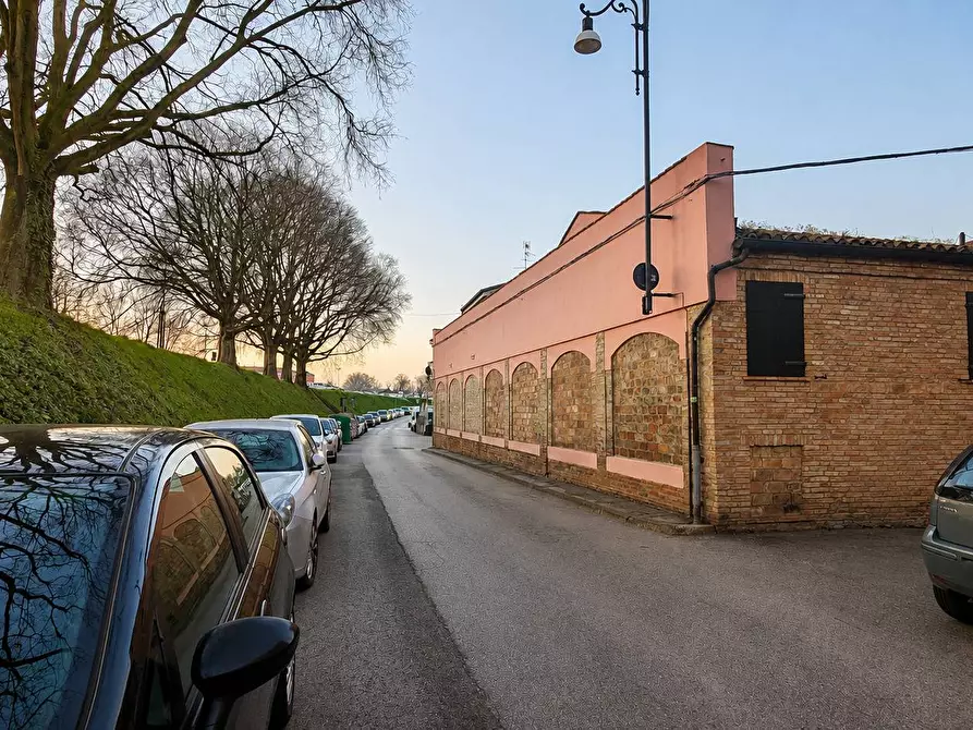Immagine 12 di Casa semindipendente in affitto  in Via Dei Baluardi a Ferrara