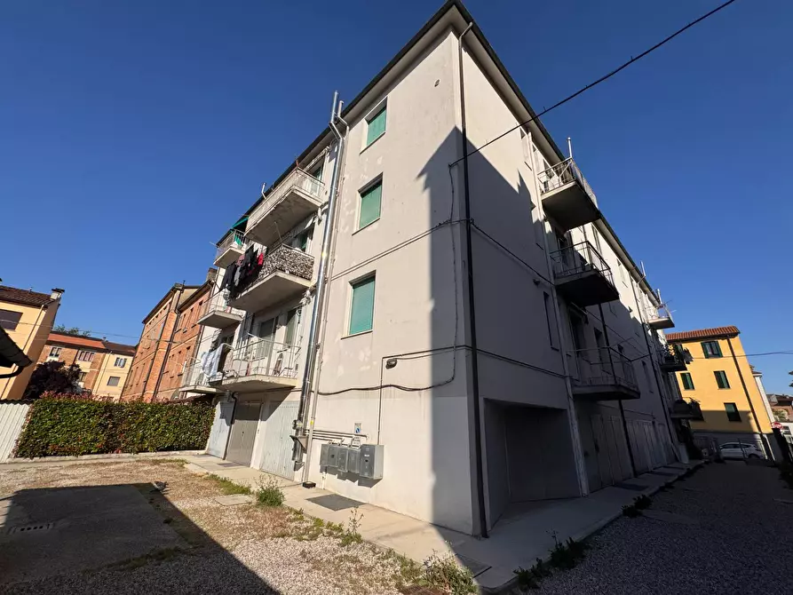 Immagine 17 di Appartamento in vendita  in Via Patrizio Antolini 7 a Ferrara