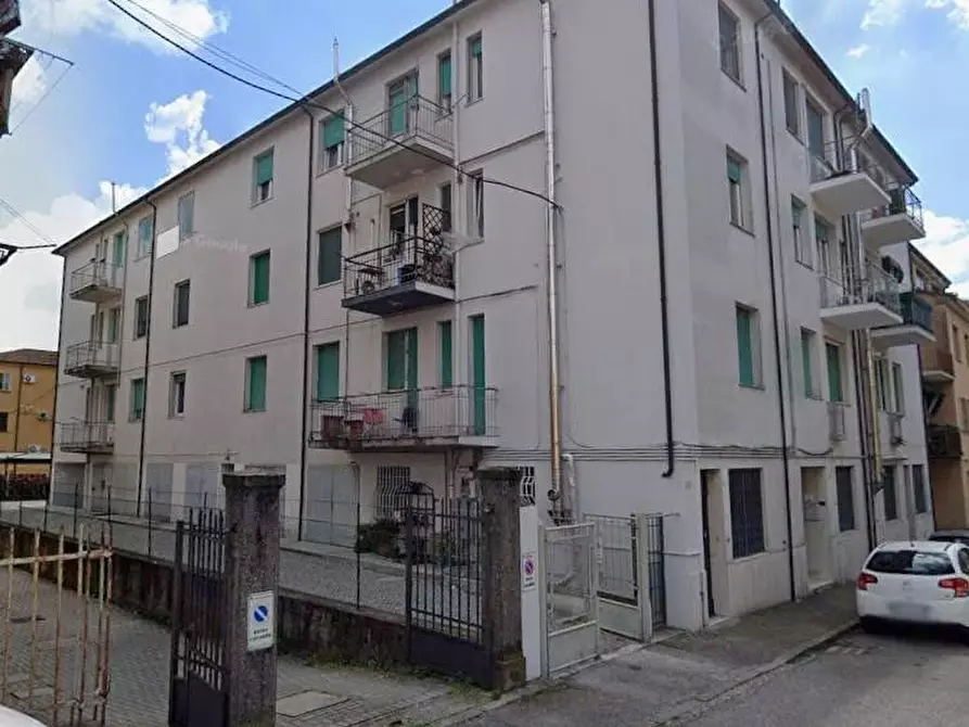 Immagine 16 di Appartamento in vendita  in Via Patrizio Antolini 7 a Ferrara