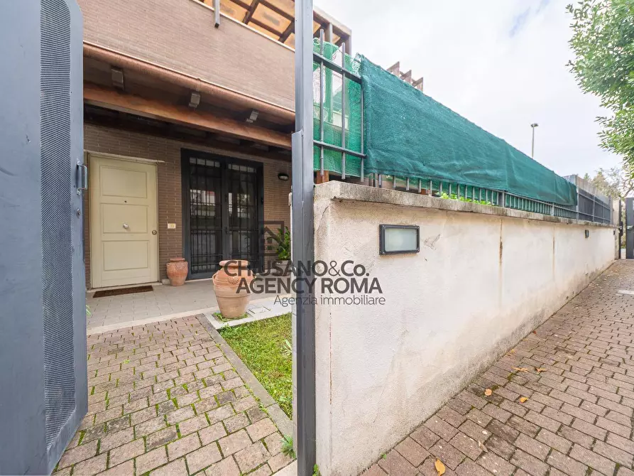 Immagine 24 di Appartamento in vendita  in Via Del Casale Agostinelli 107B a Roma