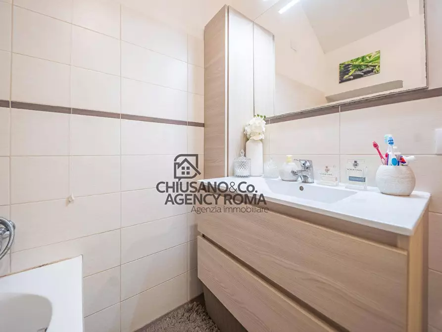 Immagine 16 di Appartamento in vendita  in Via Del Casale Agostinelli 107B a Roma