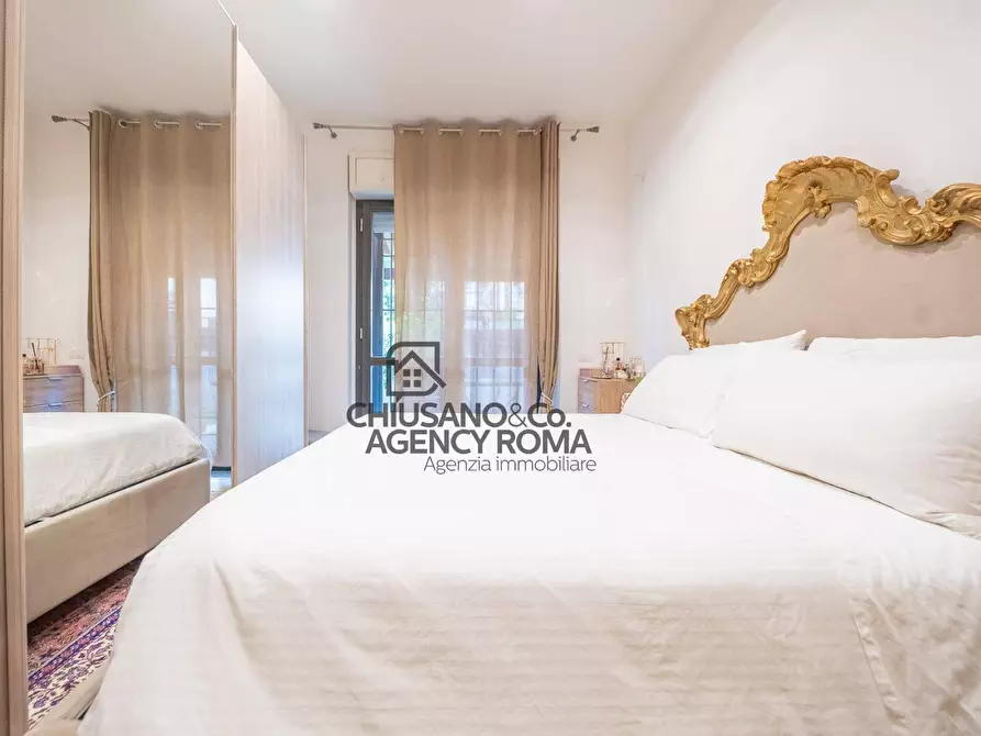 Immagine 12 di Appartamento in vendita  in Via Del Casale Agostinelli 107B a Roma