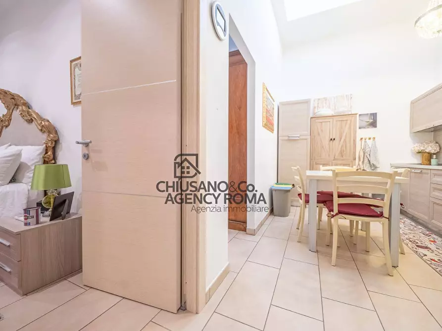 Immagine 10 di Appartamento in vendita  in Via Del Casale Agostinelli 107B a Roma