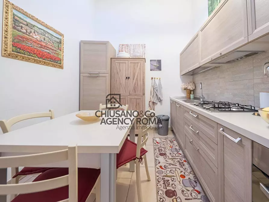 Immagine 7 di Appartamento in vendita  in Via Del Casale Agostinelli 107B a Roma