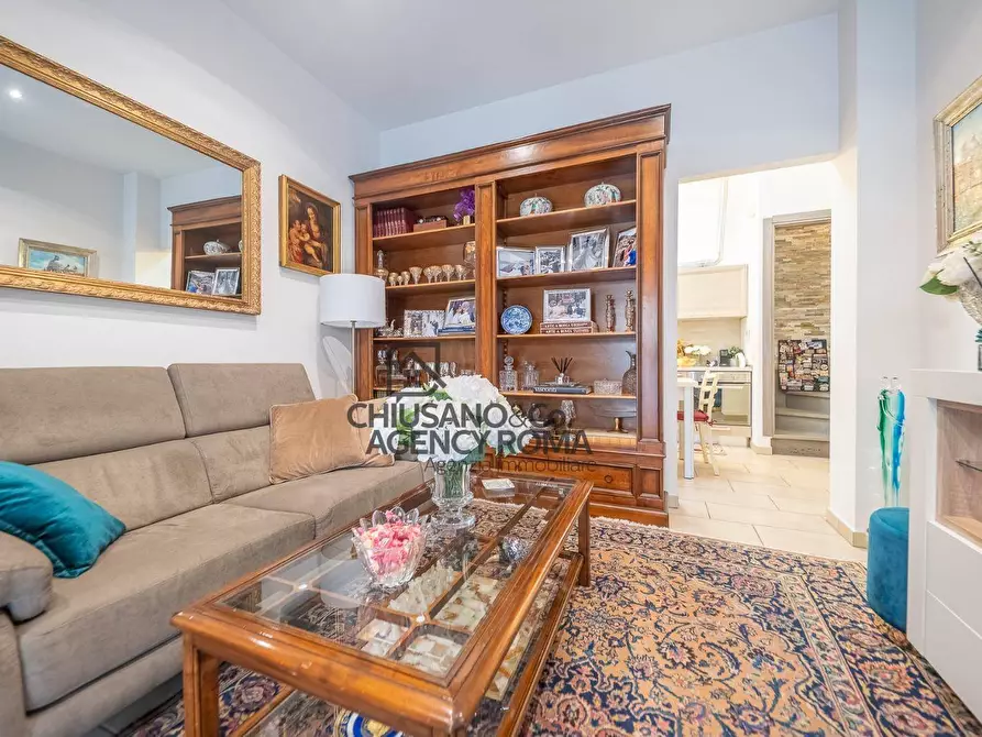 Immagine 3 di Appartamento in vendita  in Via Del Casale Agostinelli 107B a Roma