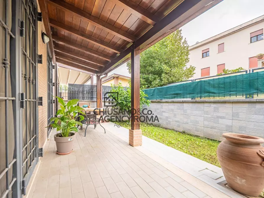 Immagine 30 di Appartamento in vendita  in Via Del Casale Agostinelli 107B a Roma