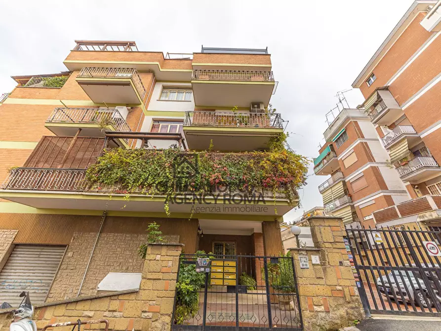 Immagine 64 di Appartamento in vendita  in Via Piero Aloisi 5 a Roma