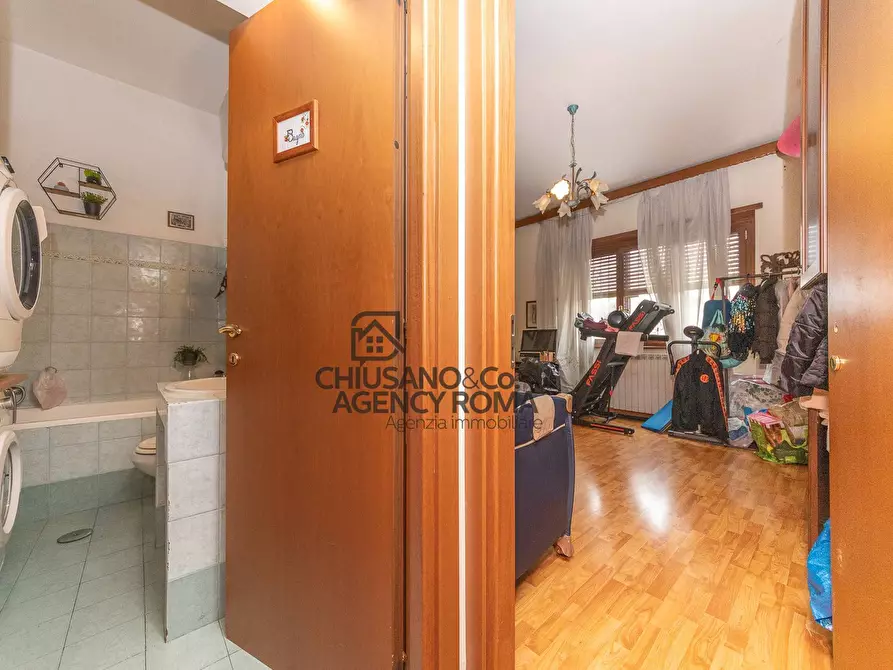 Immagine 5 di Appartamento in vendita  in Via Piero Aloisi 5 a Roma