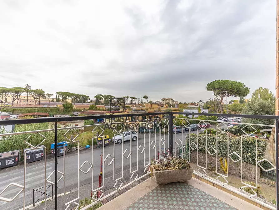 Immagine 52 di Appartamento in vendita  in Via Piero Aloisi 5 a Roma