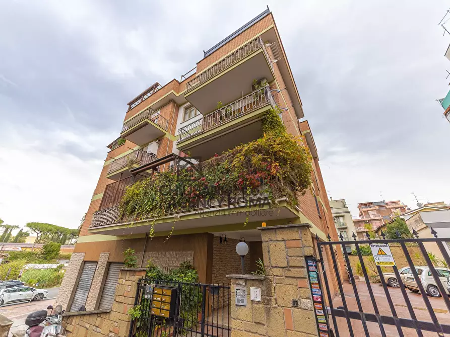 Immagine 68 di Appartamento in vendita  in Via Piero Aloisi 5 a Roma