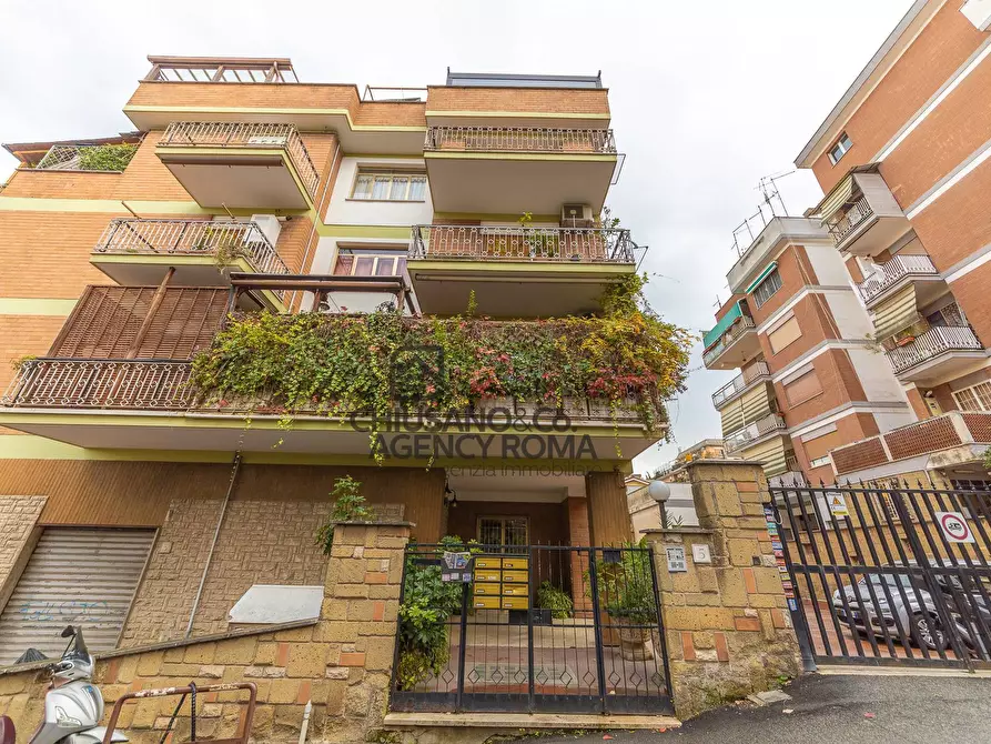 Immagine 65 di Appartamento in vendita  in Via Piero Aloisi 5 a Roma