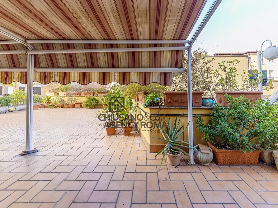 Immagine 17 di Appartamento in vendita  in Via Veio 40 a Roma