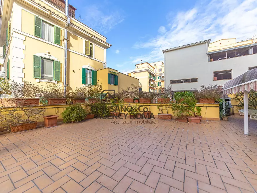 Immagine 20 di Appartamento in vendita  in Via Veio 40 a Roma