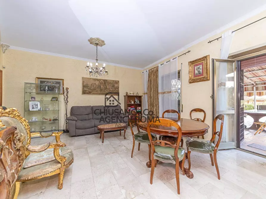 Immagine 2 di Appartamento in vendita  in Via Veio 40 a Roma