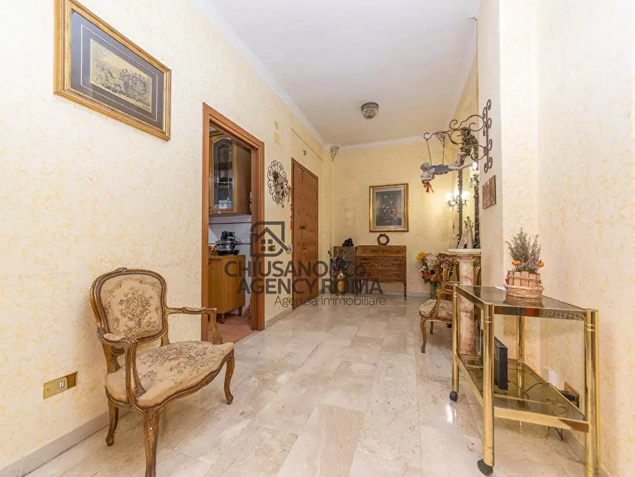 Immagine 13 di Appartamento in vendita  in Via Veio 40 a Roma