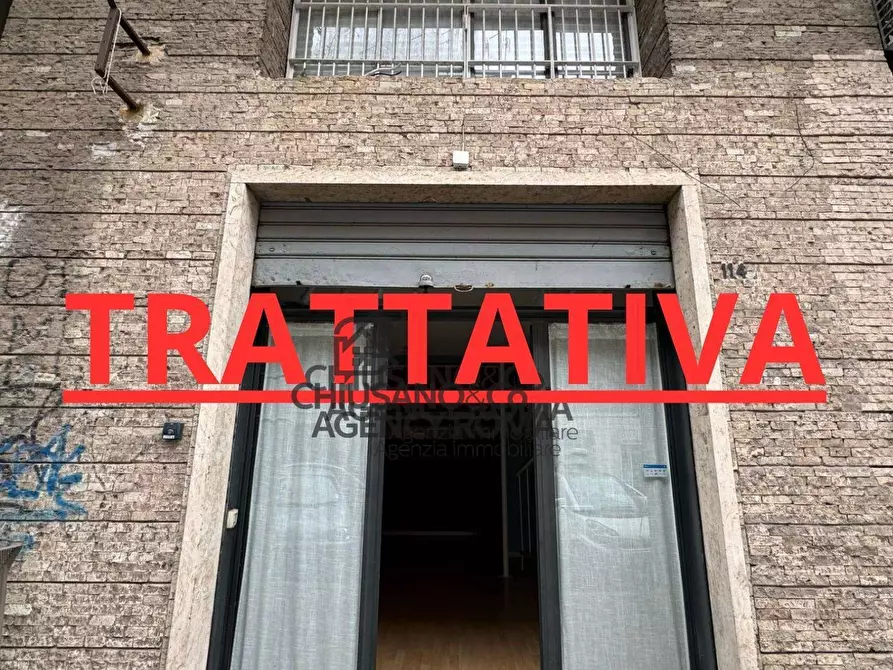 Immagine 3 di Locale commerciale in affitto  in Via Tommaso Da Celano 114 a Roma